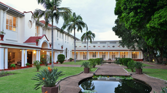victoriafallshotel 01